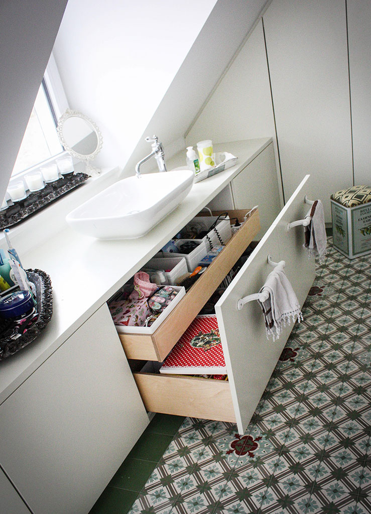Wand und Waschschrank 05