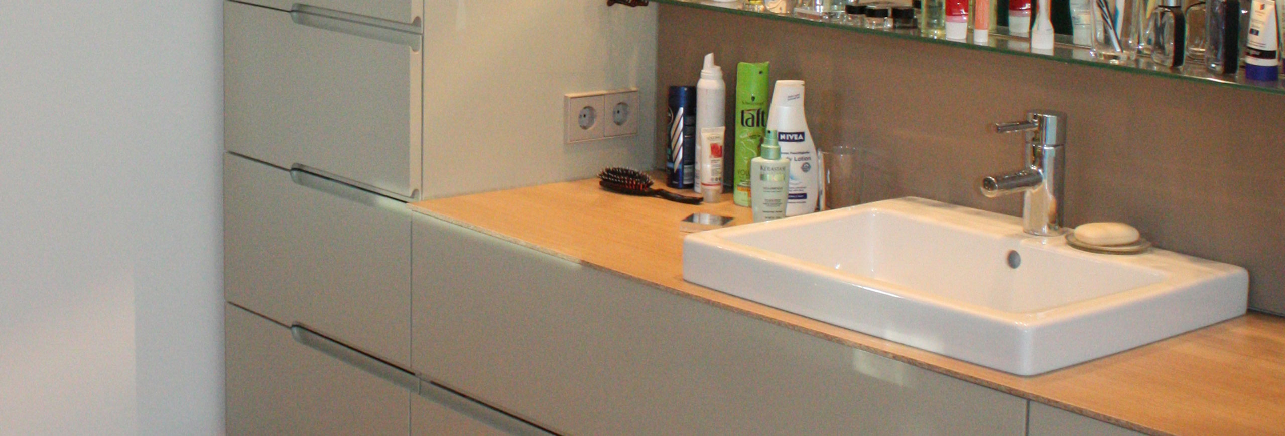 Bad Waschtisch+Sauna09schmal